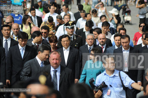 VENICE, 07.07.2009. THE PRESIDENT HU JINTAO OF PEOPLES REPUBLIC OF CHINA VISIT VENICE WITH HIS WIFE ©MARTABUSO/ ARICI/GRAZIANERI PRESIDENTE CINA POLITICA