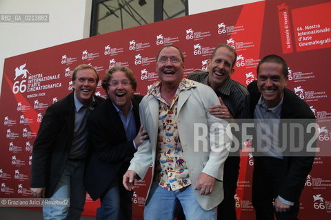 Italy, Venice - September 06th, 2009.66th VENICE INTERNATIONAL FILM FESTIVAL - FILM: GOLDEN LION FOR LIFETIME ACHIEVEMENT TO JOHN LASSETER AND THE PIXAR DIRECTORS. LEFT TO RIGHT: BRAD BIRD, ANDREW STANTON, JOHN LASSETER, BRAD BIRD, PETE DOCTER, LEE UNKRICH