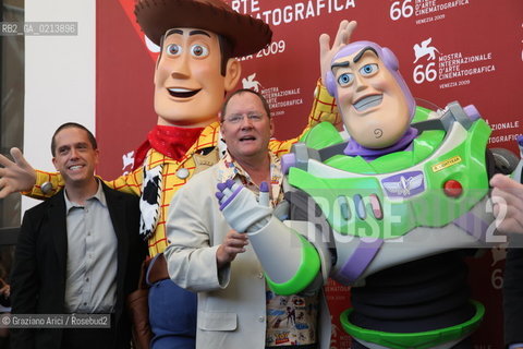 Italy, Venice - September 06th, 2009.66th VENICE INTERNATIONAL FILM FESTIVAL - FILM: GOLDEN LION FOR LIFETIME ACHIEVEMENT TO JOHN LASSETER AND THE PIXAR DIRECTORS. JOHN LASSETER WITH THE DIRECTORS BRAD BIRD, PETE DOCTER, LEE UNKRICH, BRAD BIRD, ANDREW STANTON AT THE PHOTOCALL AFTER THE PRESS CONFERENCE