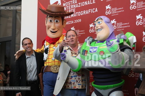 Italy, Venice - September 06th, 2009.66th VENICE INTERNATIONAL FILM FESTIVAL - FILM: GOLDEN LION FOR LIFETIME ACHIEVEMENT TO JOHN LASSETER AND THE PIXAR DIRECTORS. JOHN LASSETER WITH THE DIRECTORS BRAD BIRD, PETE DOCTER, LEE UNKRICH, BRAD BIRD, ANDREW STANTON AT THE PHOTOCALL AFTER THE PRESS CONFERENCE