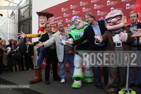Italy, Venice - September 06th, 2009.66th VENICE INTERNATIONAL FILM FESTIVAL - FILM: GOLDEN LION FOR LIFETIME ACHIEVEMENT TO JOHN LASSETER AND THE PIXAR DIRECTORS. JOHN LASSETER WITH THE DIRECTORS BRAD BIRD, PETE DOCTER, LEE UNKRICH, BRAD BIRD, ANDREW STANTON AT THE PHOTOCALL AFTER THE PRESS CONFERENCE