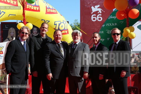 Italy, Venice - September 06th, 2009.66th VENICE INTERNATIONAL FILM FESTIVAL - GOLDEN LION FOR LIFETIME ACHIEVEMENT TO JOHN LASSETER AND THE PIXAR DIRECTORS. THE PIXAR DIRECTORS WITH JOHN LASSETER AND GEORGE LUCAS AT THE RED CARPET OF THE PREMIERE