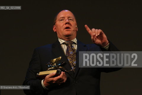 Italy, Venice - September 06th, 2009.66th VENICE INTERNATIONAL FILM FESTIVAL - GOLDEN LION FOR LIFETIME ACHIEVEMENT TO JOHN LASSETER AND THE PIXAR DIRECTORS..THE DIRECTOR JOHN LASSETER WITH THE PRIZE.
