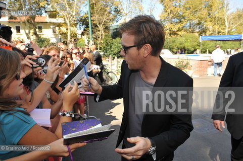 Italy, Venice - September 08th, 2009.66th VENICE INTERNATIONAL FILM FESTIVAL - FILM THE MAN WHO STARE AT GOATS - THE ACTOR GEORGE CLOONEY   ©Graziano Arici/Rosebud2 Italy, Venice - September  Italy, Venice - September 08th, 2009.66th VENICE INTERNATIONAL FILM FESTIVAL - FILM THE MAN WHO STARE AT GOATS - THE ACTOR EWAN MAGREGOR   ©Graziano Arici/Rosebud2 Italy, Venice - September