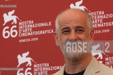 Italy, Venice - September 09th, 2009.66th VENICE INTERNATIONAL FILM FESTIVAL - FILM: DESERTO ROSA- LUIGI GHIRRI AND CITAEM BLOKADNUJU KNIGU (READING BOOK OF BLOCKADE) - THE NARRATOR TONI SERVILLO