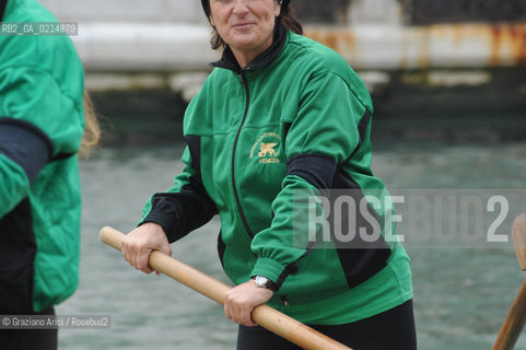 VENICE, NOVEMBER, 14TH 2009 - THE SYMBOLIC FUNERAL OF VENICE IN THE GRAND CANAL BY THE GROUP WWW.VENESSIA.COM. THE NUMBER OF VENITIAN CITIZENS NOW IS THE LOWEST IN HIS HISTORY, MINUS OF 60.000 ©Graziano Arici/Rosebud2/BLACKARCHIVES