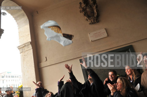 VENICE, NOVEMBER, 14TH 2009 - THE SYMBOLIC FUNERAL OF VENICE IN THE GRAND CANAL BY THE GROUP WWW.VENESSIA.COM. THE NUMBER OF VENITIAN CITIZENS NOW IS THE LOWEST IN HIS HISTORY, MINUS OF 60.000 ©Graziano Arici/Rosebud2/BLACKARCHIVES