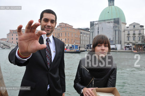 VENICE, NOVEMBER, 14TH 2009 - THE SYMBOLIC FUNERAL OF VENICE IN THE GRAND CANAL BY THE GROUP WWW.VENESSIA.COM. THE NUMBER OF VENITIAN CITIZENS NOW IS THE LOWEST IN HIS HISTORY, MINUS OF 60.000 : STUDENTS OF THE WPI-VENICE PROJECT CENTER OF NATIONAL GEOGRAFIC KEEP SOME BYOLOGICAL TRACES ON VENITIAN PEOPLE TO FIND A VENETIAN GENOMA ©Graziano Arici/Rosebud2/BLACKARCHIVES