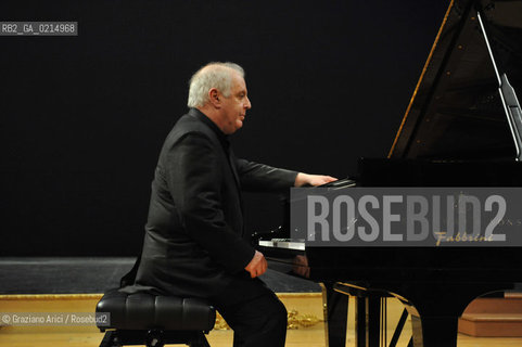 Venice - december, 12th 2009 - The conductor and pianist Daniel Barenboim in concert in the Gran Teaatro La Fenice of Venice and where receives the Prize A life in the Music ©Graziano Arici/Rosebud2