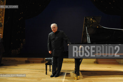 Venice - december, 12th 2009 - The conductor and pianist Daniel Barenboim in concert in the Gran Teaatro La Fenice of Venice and where receives the Prize A life in the Music ©Graziano Arici/Rosebud2