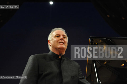 Venice - december, 12th 2009 - The conductor and pianist Daniel Barenboim in concert in the Gran Teaatro La Fenice of Venice and where receives the Prize A life in the Music ©Graziano Arici/Rosebud2