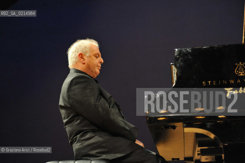 Venice - december, 12th 2009 - The conductor and pianist Daniel Barenboim in concert in the Gran Teaatro La Fenice of Venice and where receives the Prize A life in the Music ©Graziano Arici/Rosebud2