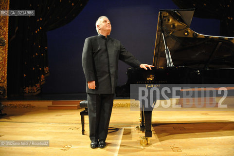 Venice - december, 12th 2009 - The conductor and pianist Daniel Barenboim in concert in the Gran Teaatro La Fenice of Venice and where receives the Prize A life in the Music ©Graziano Arici/Rosebud2