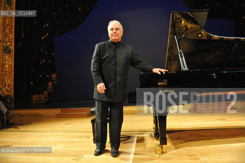Venice - december, 12th 2009 - The conductor and pianist Daniel Barenboim in concert in the Gran Teaatro La Fenice of Venice and where receives the Prize A life in the Music ©Graziano Arici/Rosebud2