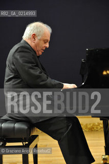 Venice - december, 12th 2009 - The conductor and pianist Daniel Barenboim in concert in the Gran Teaatro La Fenice of Venice and where receives the Prize A life in the Music ©Graziano Arici/Rosebud2