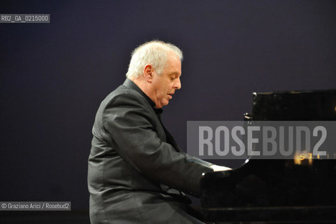 Venice - december, 12th 2009 - The conductor and pianist Daniel Barenboim in concert in the Gran Teaatro La Fenice of Venice and where receives the Prize A life in the Music ©Graziano Arici/Rosebud2