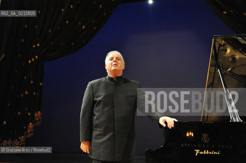 Venice - december, 12th 2009 - The conductor and pianist Daniel Barenboim in concert in the Gran Teaatro La Fenice of Venice and where receives the Prize A life in the Music ©Graziano Arici/Rosebud2