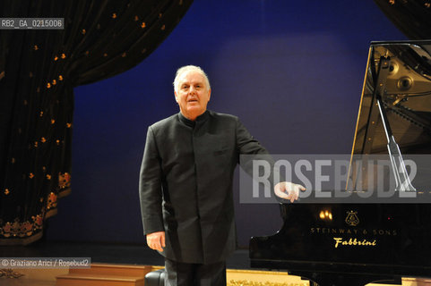 Venice - december, 12th 2009 - The conductor and pianist Daniel Barenboim in concert in the Gran Teaatro La Fenice of Venice and where receives the Prize A life in the Music ©Graziano Arici/Rosebud2