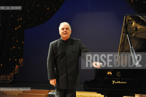 Venice - december, 12th 2009 - The conductor and pianist Daniel Barenboim in concert in the Gran Teaatro La Fenice of Venice and where receives the Prize A life in the Music ©Graziano Arici/Rosebud2