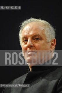 Venice - december, 12th 2009 - The conductor and pianist Daniel Barenboim in concert in the Gran Teaatro La Fenice of Venice and where receives the Prize A life in the Music ©Graziano Arici/Rosebud2