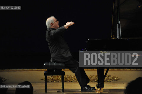 Venice - december, 12th 2009 - The conductor and pianist Daniel Barenboim in concert in the Gran Teaatro La Fenice of Venice and where receives the Prize A life in the Music ©Graziano Arici/Rosebud2