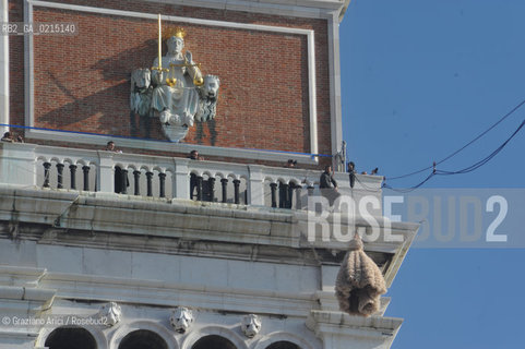 Venice7 februry 2010 - Carnival in St.Marks Square in Venice : Volo dellAngelo  Angel flight by countess Bianca Brandolini dAdda ©Graziano Arici/Rosebud2 carnevale maschera