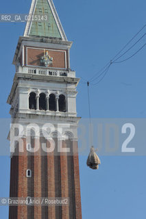 Venice7 februry 2010 - Carnival in St.Marks Square in Venice : Volo dellAngelo  Angel flight by countess Bianca Brandolini dAdda ©Graziano Arici/Rosebud2 carnevale maschera