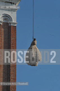 Venice7 februry 2010 - Carnival in St.Marks Square in Venice : Volo dellAngelo  Angel flight by countess Bianca Brandolini dAdda ©Graziano Arici/Rosebud2 carnevale maschera