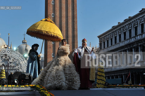 Venice7 februry 2010 - Carnival in St.Marks Square in Venice : Volo dellAngelo  Angel flight by countess Bianca Brandolini dAdda ©Graziano Arici/Rosebud2 carnevale maschera