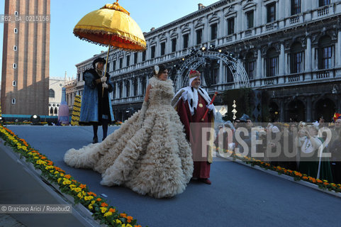 Venice7 februry 2010 - Carnival in St.Marks Square in Venice : Volo dellAngelo  Angel flight by countess Bianca Brandolini dAdda ©Graziano Arici/Rosebud2 carnevale maschera