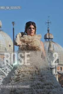 Venice7 februry 2010 - Carnival in St.Marks Square in Venice : Volo dellAngelo  Angel flight by countess Bianca Brandolini dAdda ©Graziano Arici/Rosebud2 carnevale maschera