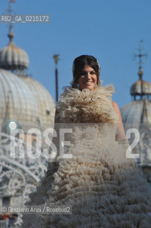 Venice7 februry 2010 - Carnival in St.Marks Square in Venice : Volo dellAngelo  Angel flight by countess Bianca Brandolini dAdda ©Graziano Arici/Rosebud2 carnevale maschera