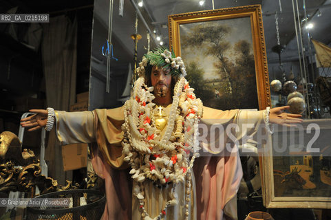 Isle sur Sorgue (France - Provence - Provenza) 8/09 - Flea Market ©Graziano Arici/Rosebud2 geo mercato delle pulci