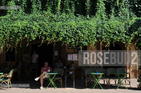 St-Remy-de- Provence (France - Provence - Provenza) 8/09 - coffeshop  ©Graziano Arici/Rosebud2 geo caffe