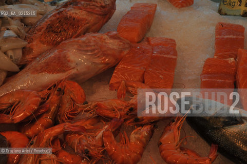 Arles (France - Provence - Provenza) 8/09 - Saturday Market in Arles  ©Graziano Arici/Rosebud2 geo mercato frutta verdura oliva