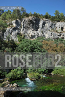 Vaucluse (France - Provence - Provenza) 8/09 - Fontaine de Vaucluse - spring Petrarca Laura ©Graziano Arici/Rosebud2 geo sorgente acqua verde