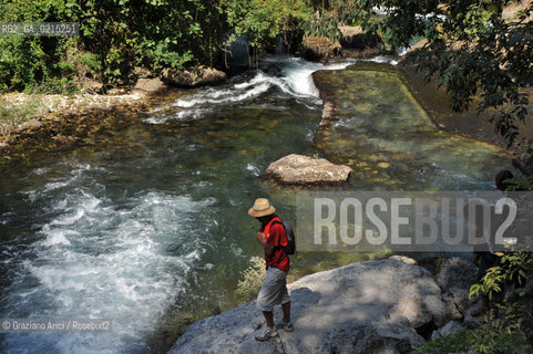 Vaucluse (France - Provence - Provenza) 8/09 - Fontaine de Vaucluse - spring Petrarca Laura ©Graziano Arici/Rosebud2 geo sorgente acqua verde