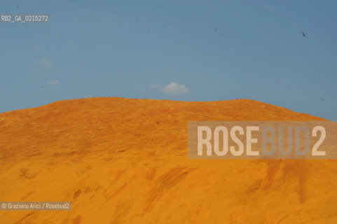 Roussillon (France - Provence - Provenza) 8/09 - colour ©Graziano Arici/Rosebud2 geo ocra rosso giallo