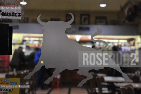 Arles (France - Provence - Provenza) 8/09 - coffe shop with bull ©Graziano Arici/Rosebud2 geo toro caffe