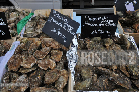 Arles (France - Provence - Provenza) 8/09 - market OYSTER ©Graziano Arici/Rosebud2 geo ostriche gastronomia