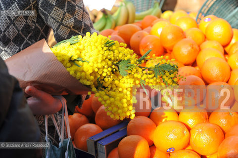 Arles (France - Provence - Provenza) 8/09 - market  fruits ©Graziano Arici/Rosebud2 geo frutta gastronomia