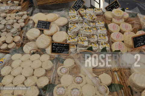 Arles (France - Provence - Provenza) 8/09 - market  cheese ©Graziano Arici/Rosebud2 geo formaggio gastronomia