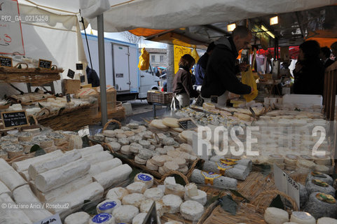 Arles (France - Provence - Provenza) 8/09 - market  cheese ©Graziano Arici/Rosebud2 geo formaggio gastronomia