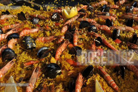 Arles (France - Provence - Provenza) 8/09 - market paella ©Graziano Arici/Rosebud2 geo mercato paella gastronomia