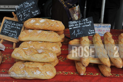 Arles (France - Provence - Provenza) 8/09 - market  bread ©Graziano Arici/Rosebud2 geo pane gastronomia