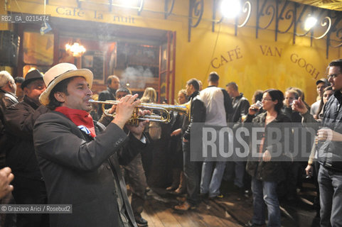 Arles (France - Provence - Provenza) 8/09 -Feria de Paques Caffe van Gogh ©Graziano Arici/Rosebud2 geo musica.