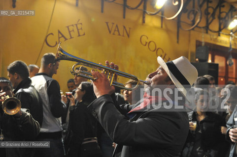 Arles (France - Provence - Provenza) 8/09 -Feria de Paques Caffe van Gogh ©Graziano Arici/Rosebud2 geo musica.