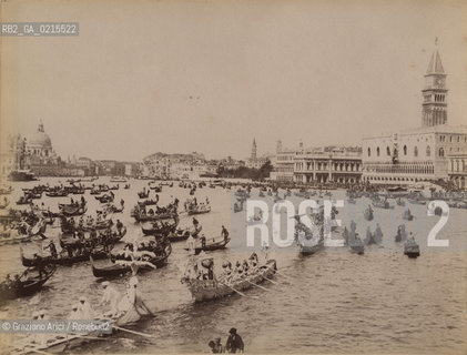 -VENEZIA, CARLO NAYA, BACINO DI SAN MARCO,REGATA  SENZA DATA. STAMPA ALLALBUMINA INCOLLATA SU CARTONCINO, CM 24,5X19,1  ©ARCHIVIO Graziano Arici/Rosebud2  FOTOANTICHE.-VENICE, CARLO NAYA, BACINO SAN MARCO, UNDATED. ALBUMEN PHOTOGRAPH  MOUNTED ON CARDBOARD, CM 24,5X19,1 ©Graziano Arici / rosebud2