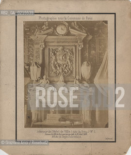 -PARIGI, SENZA INDICAZIONE DAUTORE, INTERNO DELL HOTEL DE VILLE, SALA DEL TRONO, 1871. STAMPA ALLALBUMINA INCOLLATA SU CARTONE, CM 20,1X23,6  ©ARCHIVIO Graziano Arici/Rosebud2  COMUNE DI PARIGI, FOTOANTICHE.-PARIS, PARIS COMMUNE NO AUTHORS INDICATION, INSIDE THE HOTEL DE VILLE, 1871. ALBUMEN PHOTOGRAPH MOUNTED ON CARDBOARD, CM 20,1X23,6  ©Graziano Arici / rosebud2