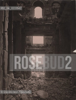 -PARIGI, COMUNE DI PARIGI - SENZA INDICAZIONE DAUTORE, IL PALAZZO DELLE TUILERIES DOPO LA COMUNE, 1871. STAMPA ALLALBUMINA INCOLLATA SU CARTONE, CM 19,2X25,3 ©ARCHIVIO Graziano Arici/Rosebud2   COMUNE DI PARIGI, FOTOANTICHE.-PARIS, PARIS COMMUNE NO AUTHORS INDICATION, THE TUILERIES AFTER THE COMMUNE, 1871. ALBUMEN PHOTOGRAPH MOUNTED ON CARDBOARD, CM 19,2X25,3  ©Graziano Arici / rosebud2